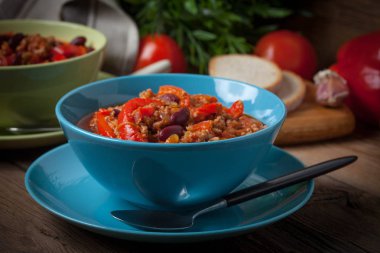 Et ve sebze güveç.