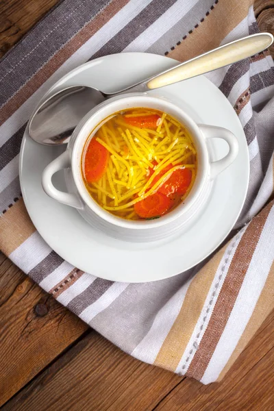 Cuenco de sopa de pollo . — Foto de Stock