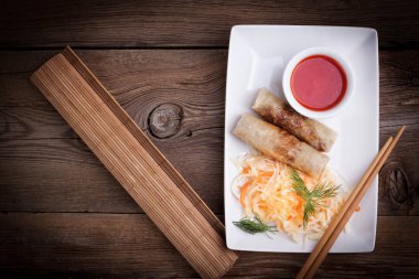 Kızarmış Çin böreği..