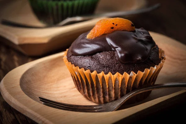 Muffin al cioccolato appena sfornati . — Foto Stock