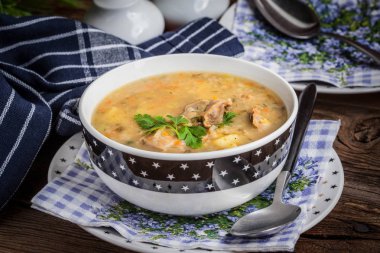 Taşlıklar arpa ve tavuk çorbası.