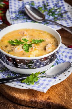 Taşlıklar arpa ve tavuk çorbası.