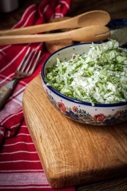 lahana ve dere otu salatası.