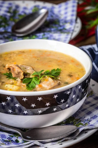 Taşlıklar arpa ve tavuk çorbası.