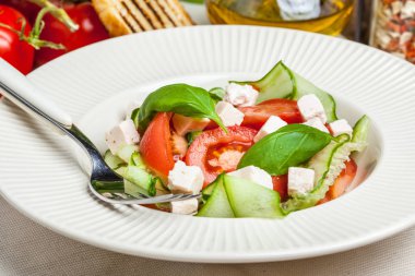 taze Akdeniz salatası.