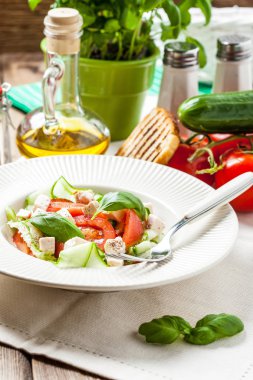 taze Akdeniz salatası.