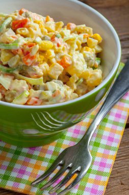 Rus geleneksel salatası.