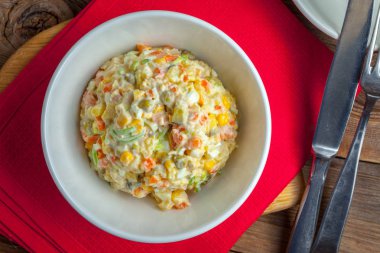 Rus geleneksel salatası.