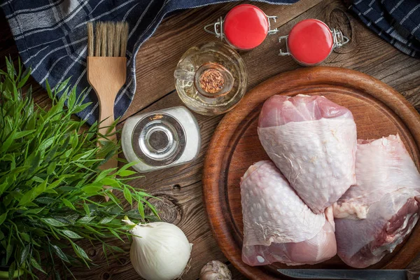Raw turkey legs on cutting board. — Stock Photo, Image