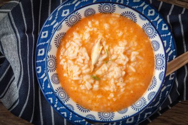 Pirinç taze domates çorbası.