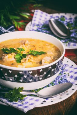 Taşlıklar arpa ve tavuk çorbası.