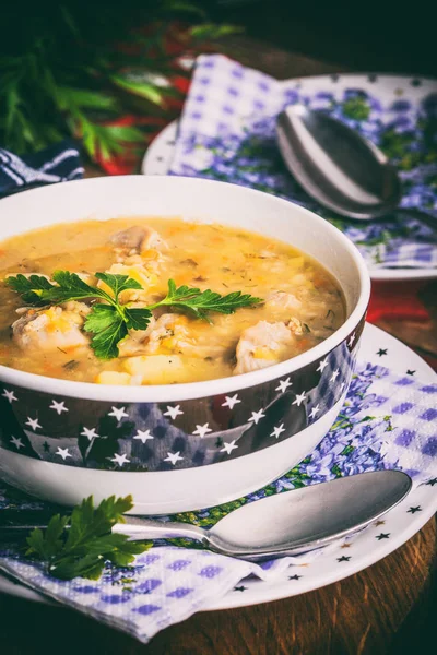 Taşlıklar arpa ve tavuk çorbası.