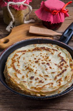 Maya krep yığını.