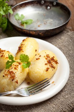 Patates köfte kıyma ile doldurulmuş.