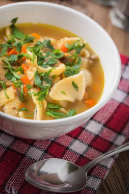 maydanoz ile mantar çorbası.