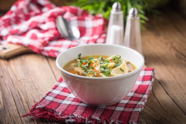 maydanoz ile mantar çorbası.