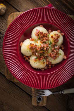 Patates köfte pastırma ile.