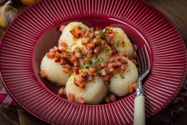 Patates köfte pastırma ile.