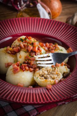 Patates köfte pastırma ile.