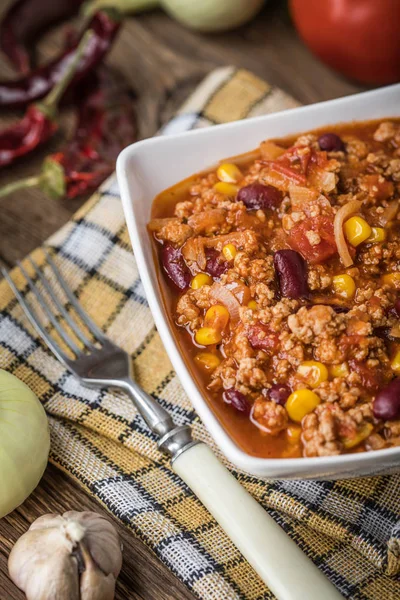 Chili con carne en un bol. — Foto de Stock