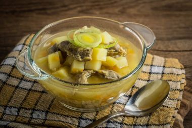 Taşlıklar arpa ve tavuk çorbası.