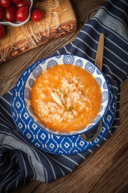 Pirinç taze domates çorbası.