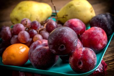 Ev bahçe olgunlaşmış meyve.