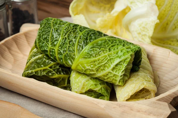 Rollos de col rellenos de carne y sémola . —  Fotos de Stock