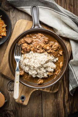 Pişirilmiş etli arpa kabuğu çıkarılmış tane.