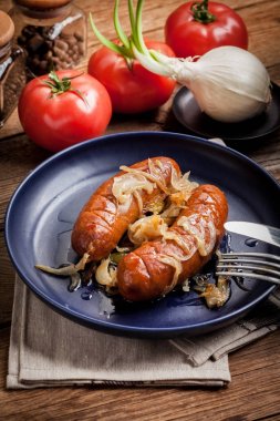 soğan Kızarmış sosis.