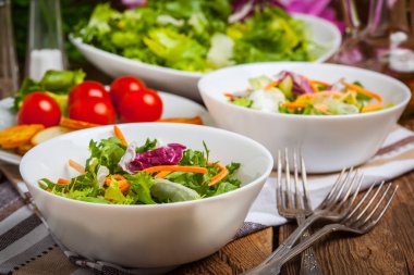 Croutons karışık salata.