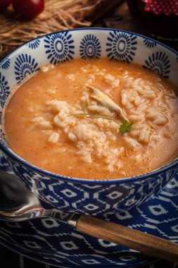 Pirinç taze domates çorbası.