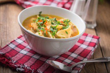 maydanoz ile mantar çorbası.