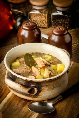 Çavdar unu ile yapılan ekşi çorbası.