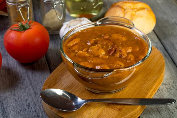 Fagioli stufati in salsa di pomodoro . — Foto Stock