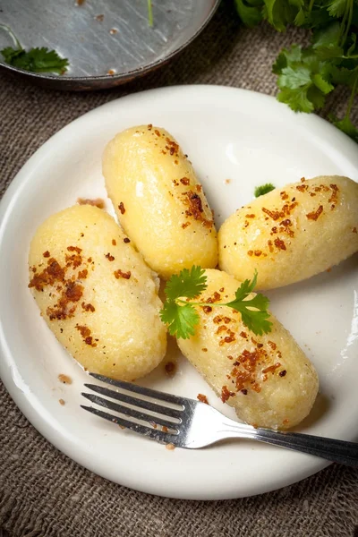 Albóndigas de patata rellenas de carne picada . — Foto de Stock