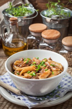 Domuz eti soslu makarna penne.