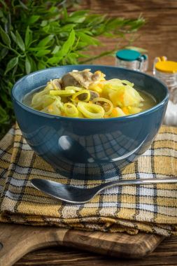 Taşlıklar arpa ve tavuk çorbası.