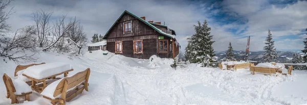 Panorama del paesaggio invernale in montagna. — Foto Stock