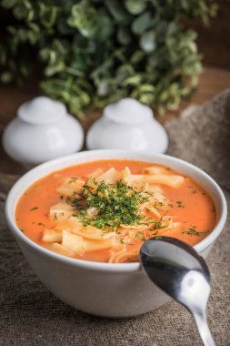 Pirinç taze domates çorbası.