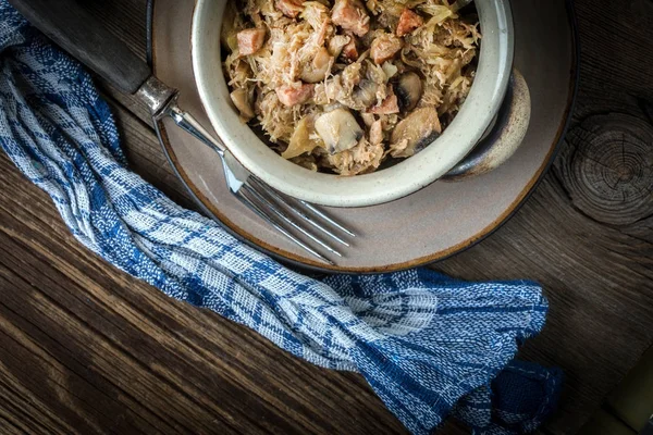 Traditionele Poolse zuurkool (bigos). — Stockfoto