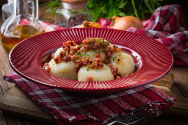 Patates köfte pastırma ile.