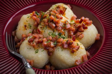 Patates köfte pastırma ile.