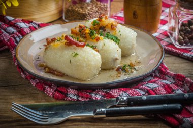 Patates köfte kıyma ile doldurulmuş.