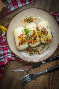 Patates köfte kıyma ile doldurulmuş.