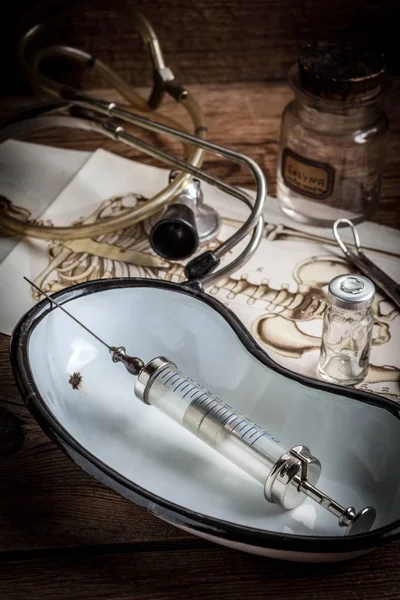 Gamla medicinska instrument. — Stockfoto