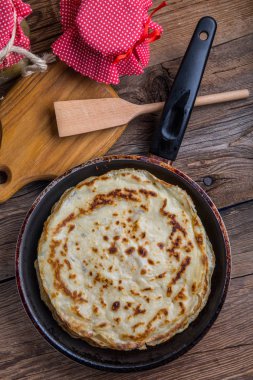 Maya krep yığını.