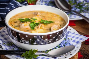 Taşlıklar arpa ve tavuk çorbası.