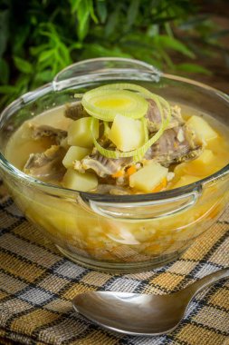 Taşlıklar arpa ve tavuk çorbası.