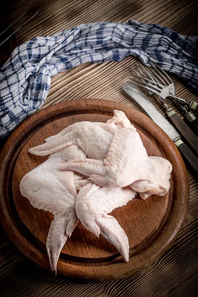 신선한 생 닭 날개. — 스톡 사진